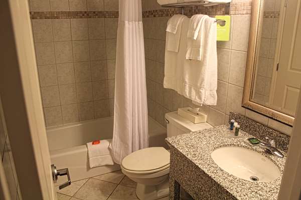 Radisson Suite Hotel Oceanfront