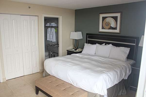 Radisson Suite Hotel Oceanfront