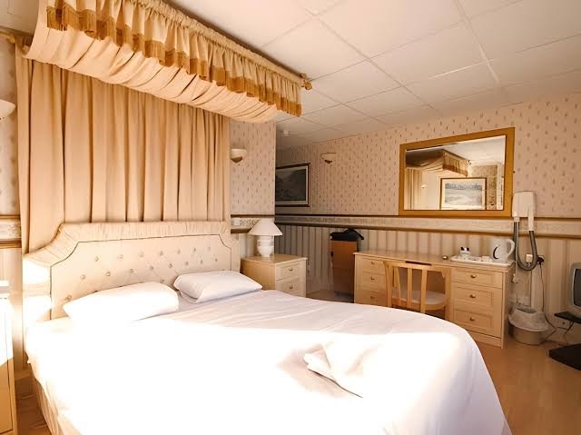 Castle Hotel