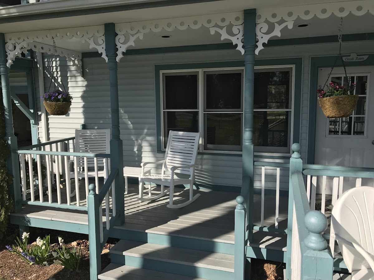 The Harbor Light Inn