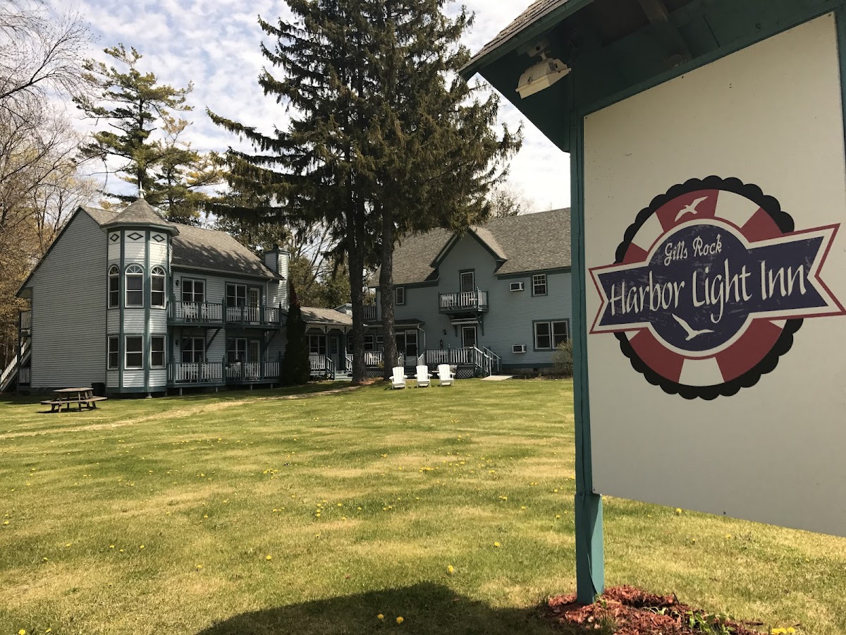 The Harbor Light Inn