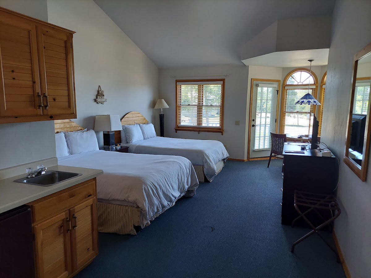 The Harbor Light Inn
