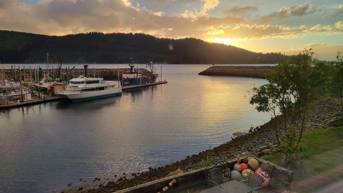 Seldovia Boardwalk Hotel, Pub & Grill