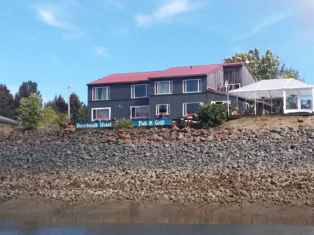 Seldovia Boardwalk Hotel, Pub & Grill