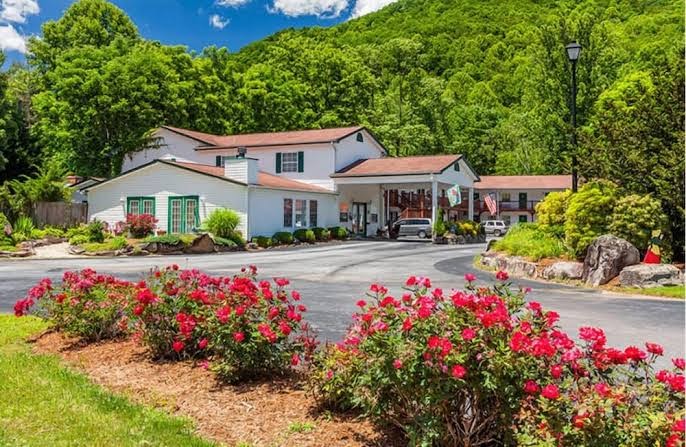 Creekside Lodge
